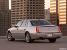 cadillac_dts_2005_01_b.jpg